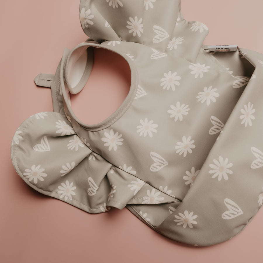 Lilly Ruffle Bibs Set