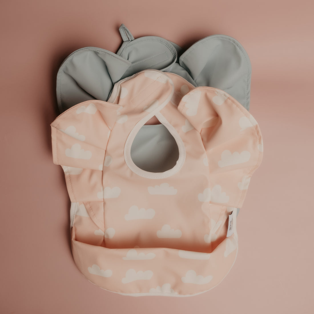 Sora Ruffle Bibs Set